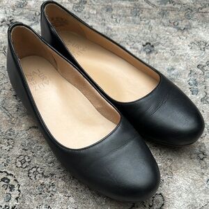 Naturalizer Black Flats